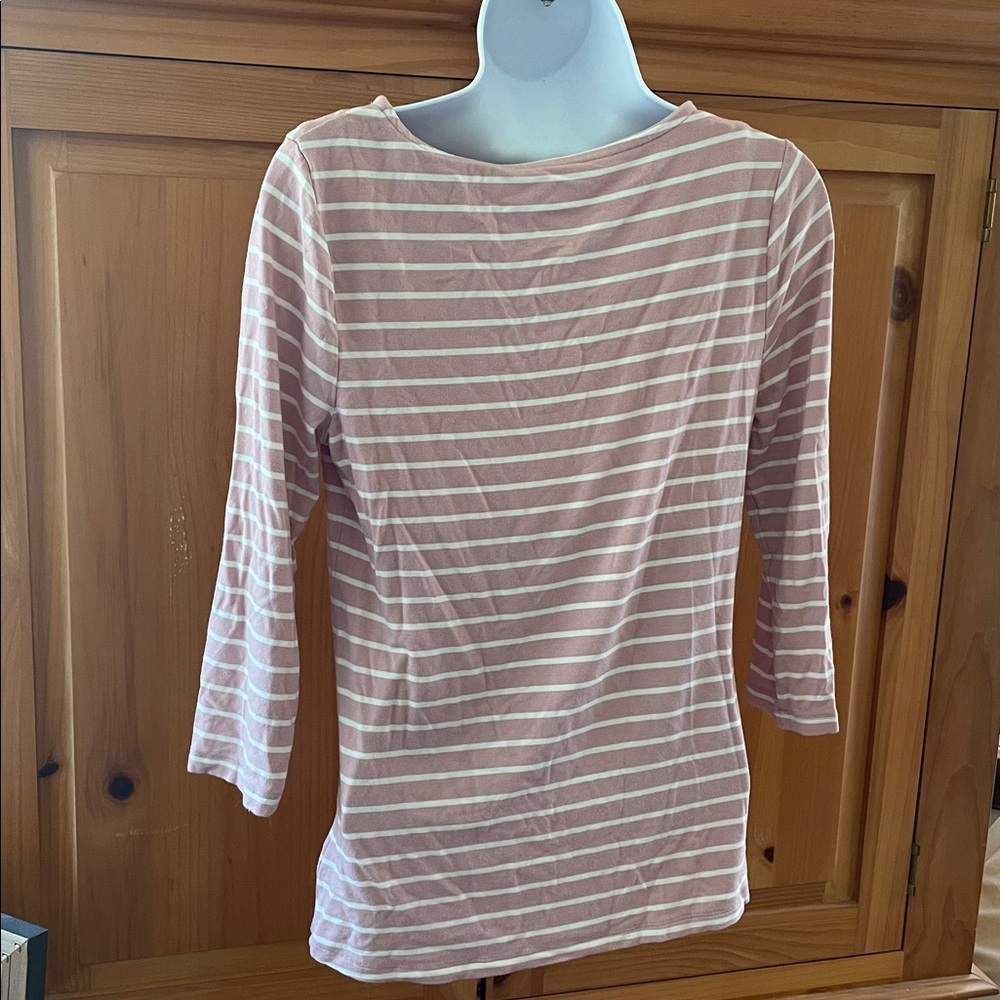 ‼️FREE with Purchase‼️ Pink Striped Tee 🌸🤍 - Picture 8 of 10